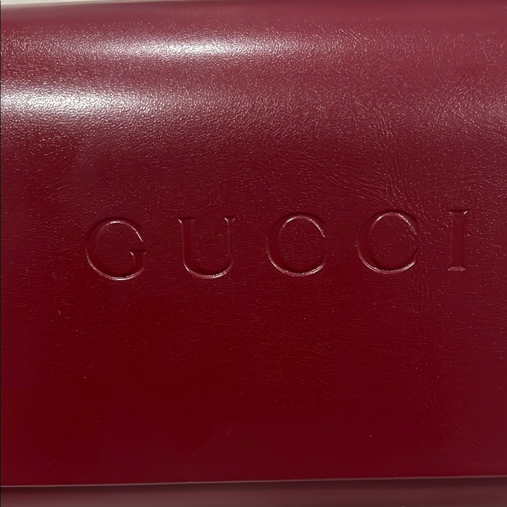 Gucci Red Case - Picture 6 of 7